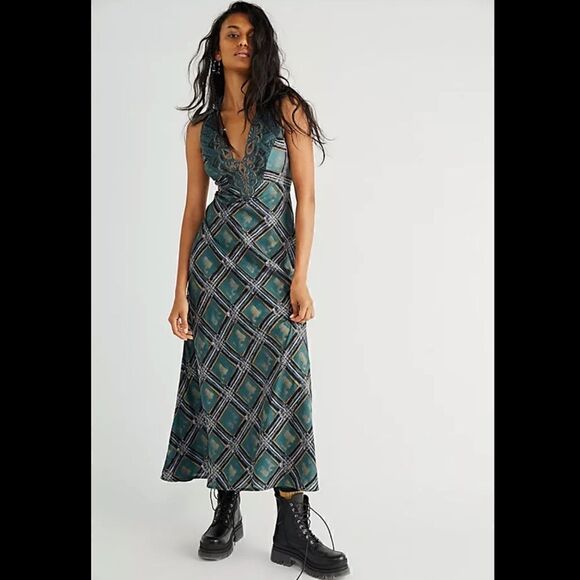 Free People Dresses & Skirts - Free People Lana Printed Midi Dress Size 0